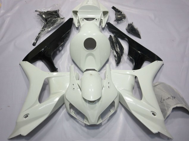 White and Black 06-07 CBR1000RR Fairings White and Black 06-07 CBR1000RR Fairings