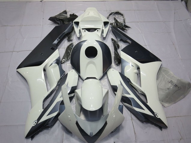 White and Silver 04-05 CBR1000RR Fairings White and Silver 04-05 CBR1000RR Fairings